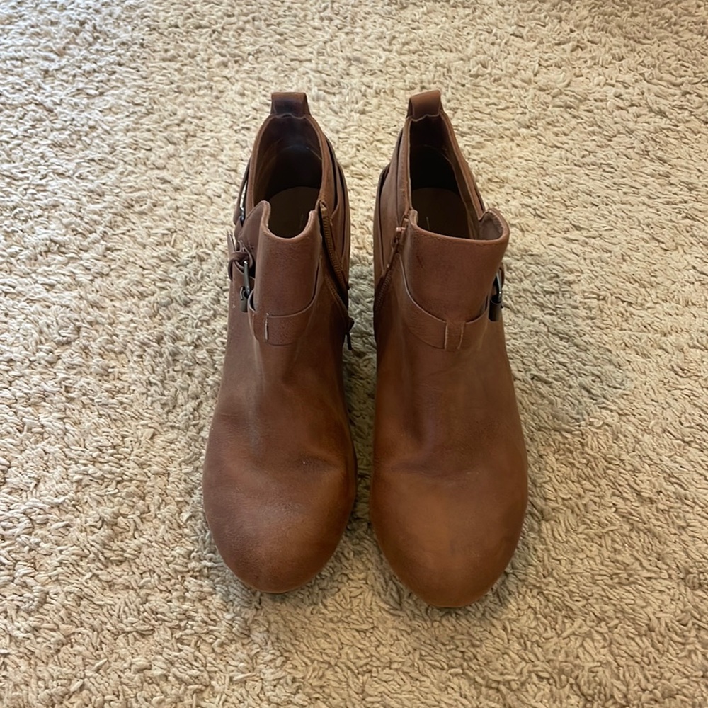 Cognac wedge booties